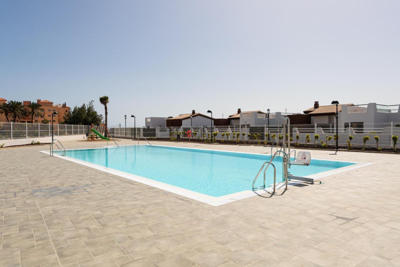 Homeforguest Apartamento En Residencia De Lujo Con Terraza Y Piscina La Guirra Екстериор снимка
